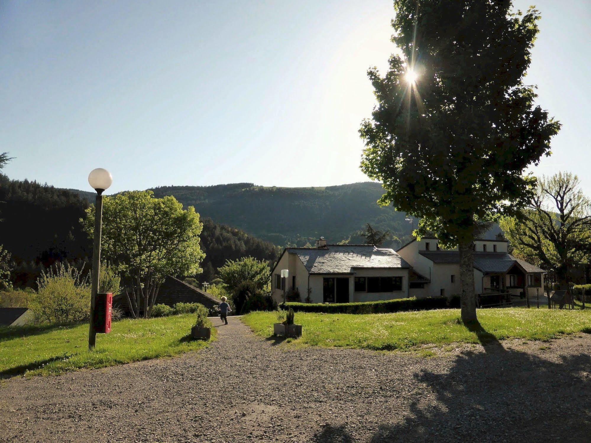 Hotel Domaine Aigoual Cevennes Meyrueis Exterior foto
